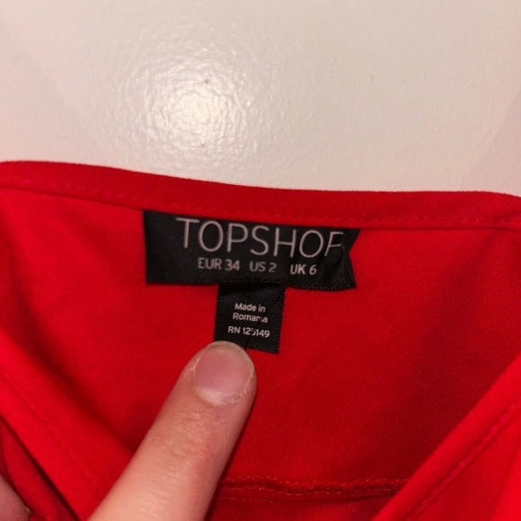 Topshop Red Ruffle Women's Top - Picture 3 of 3